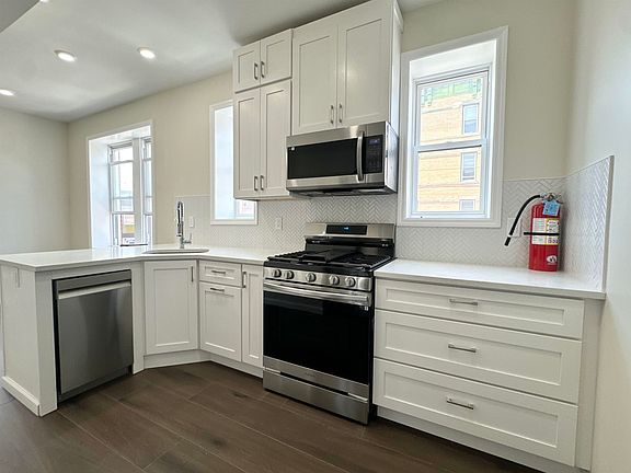 5th image of 565 W Side Ave Floor 2