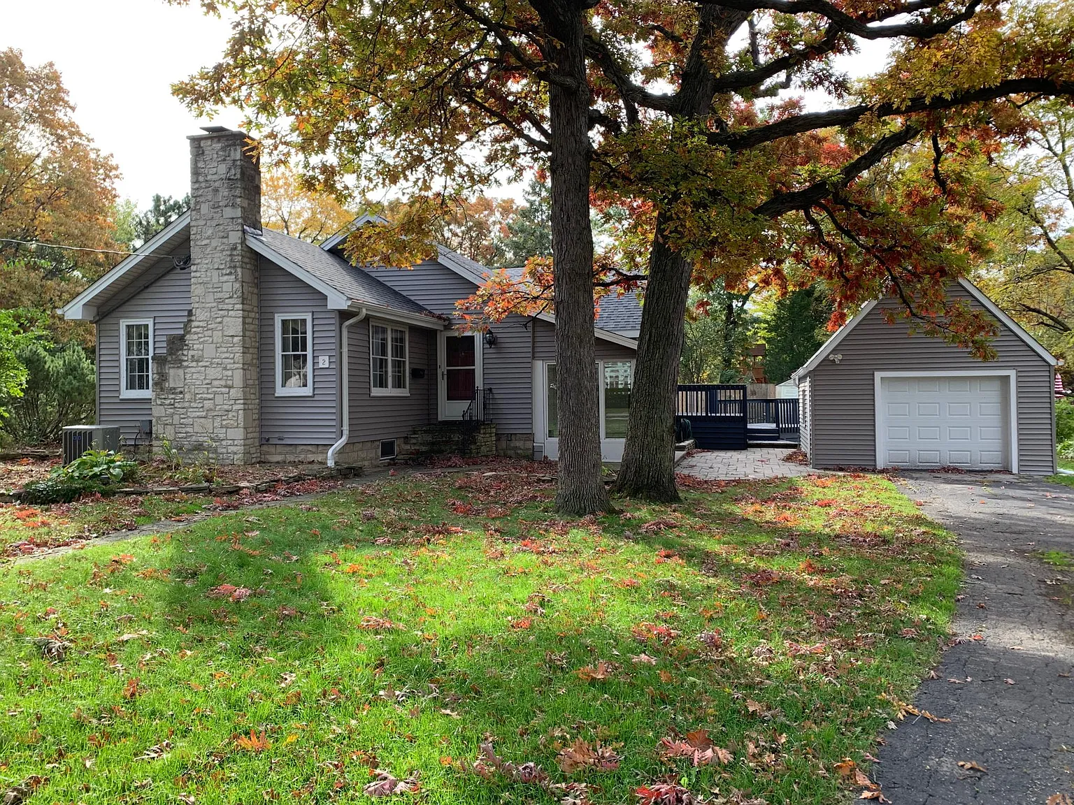 2 E Logan St photo 1