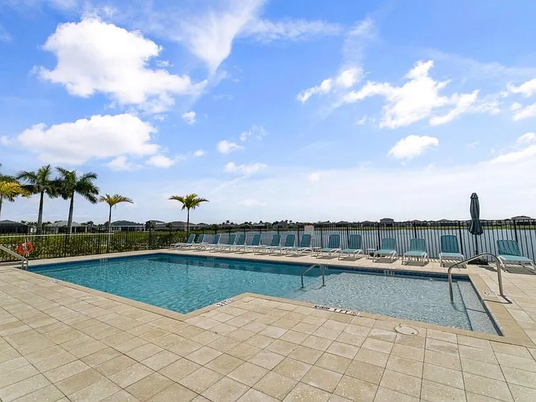 11349 SW Lyra Dr — Photo 32
