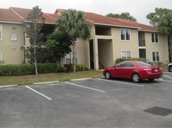4040 Crockers Lake Blvd #11, Sarasota, FL 34238