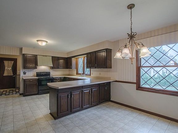 3rd image of 1185 Canteberry Ln