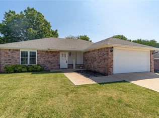 1138 S Oleander Ln, Fayetteville, AR 72704