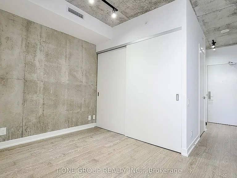 39 Brant St #704 — Photo 7