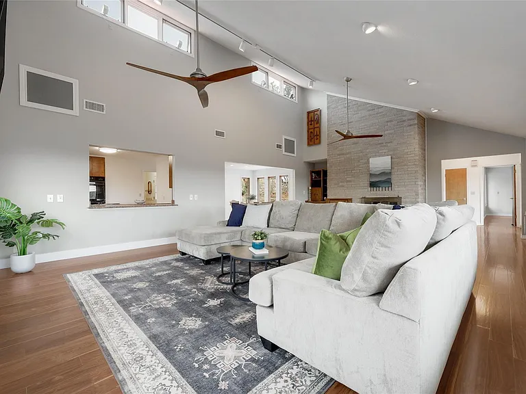 18205 Ridge Rd — Photo 7