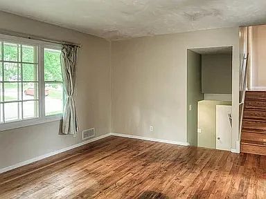 2nd image of 9309 Meadow Dr