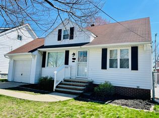 19612 Chickasaw Ave, Cleveland, OH