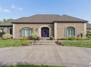 6799 E Manor Dr, Terre Haute, IN 47802