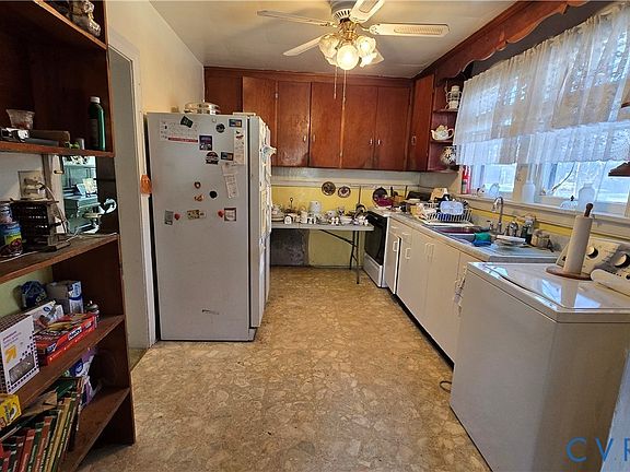 4th image of 3005 Sandy Ln