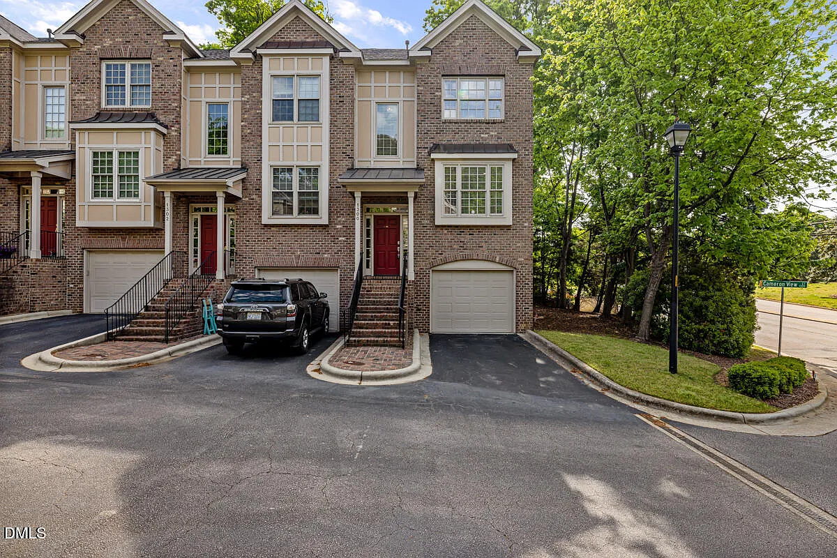 3 bed, 3.5 bath, $2,695 — Photo 2