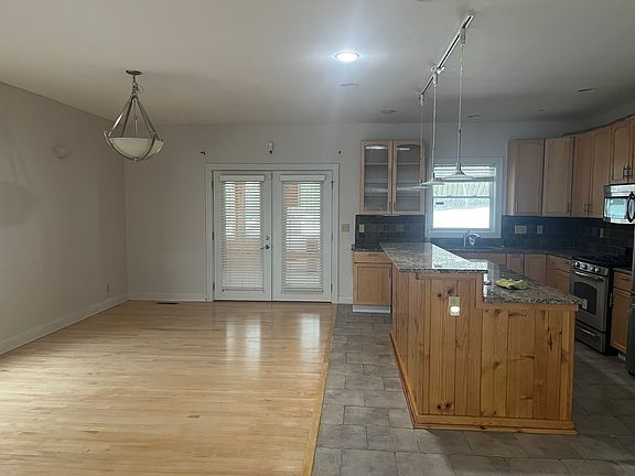 3rd image of 3636 Durban Dr