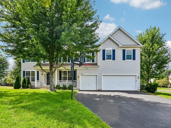 2453 Cushing Ln, Aurora, IL 60503