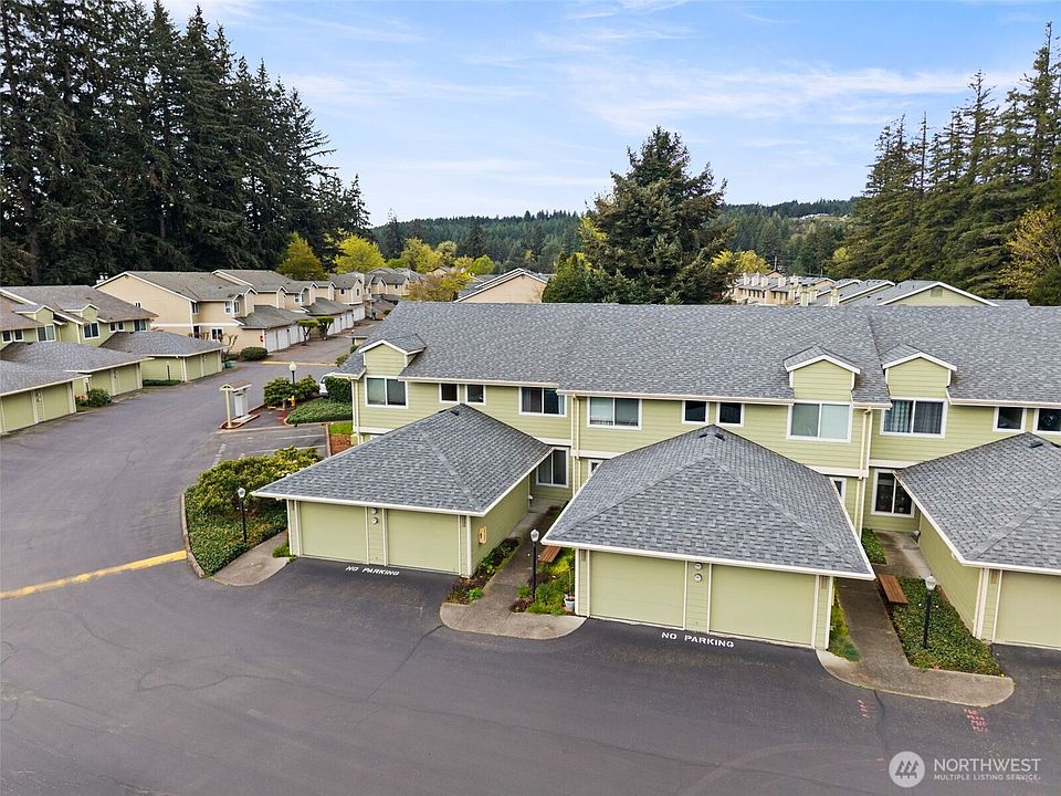 1st image of 3931 NW Fairway Lane