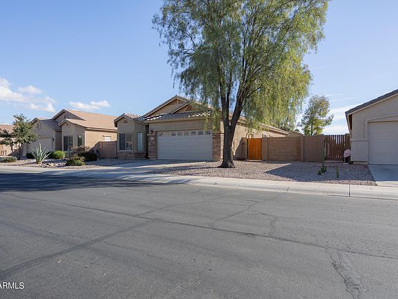 3rd image of 1321 E LINDA Drive