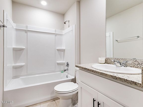 4th image of 108 Harvest Hill Dr