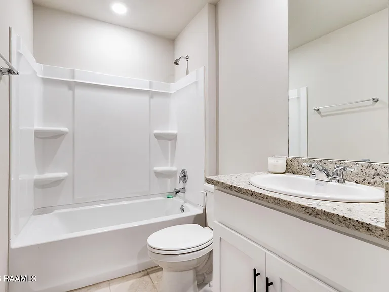 108 Harvest Hill Dr — Photo 4
