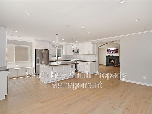 4th image of 122 S Guadalupe Ave APT 2