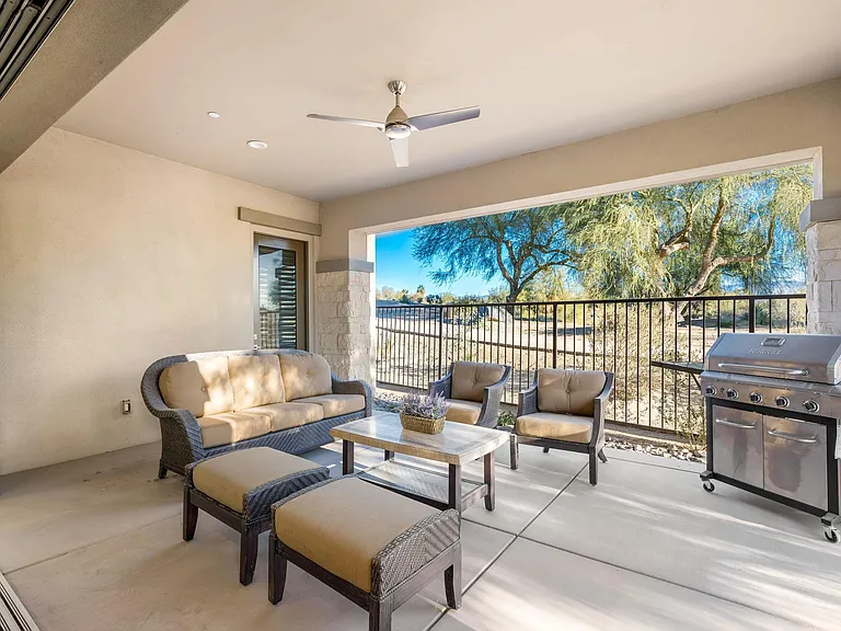502 Retreat Cir — Photo 36