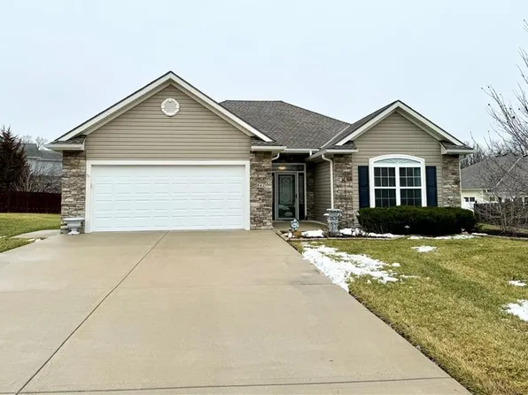 861 Meadowlark Ct, Lansing, KS 66043