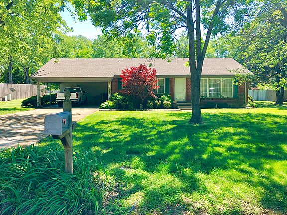 3rd image of 907 Robin Hood Dr