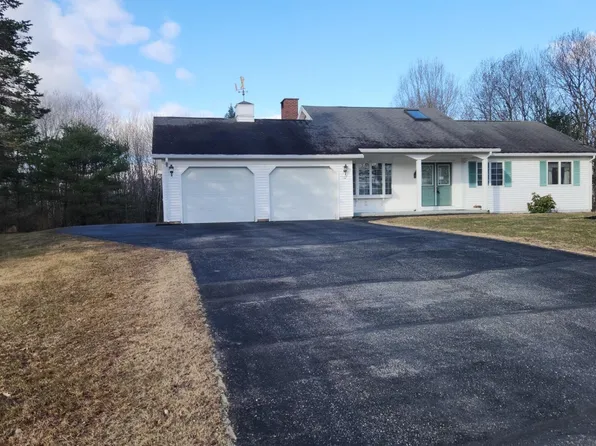 12 Hartford Street, Lewiston, ME 04240