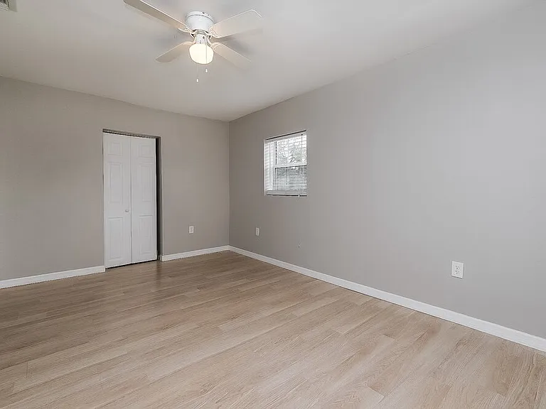 522 E Lime St — Photo 14