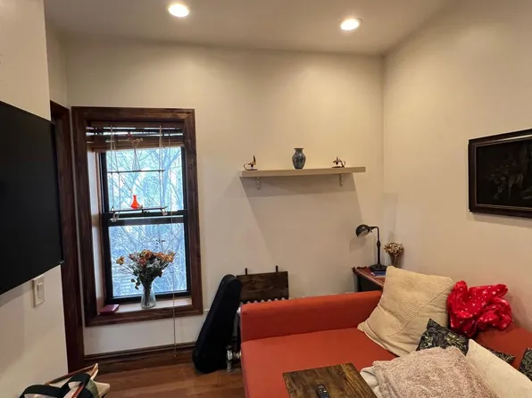 656 Vanderbilt Avenue image 1 of 8