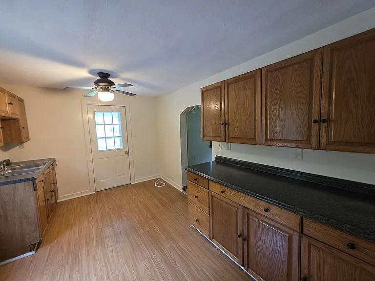 534 Broadlawn Dr — Photo 5