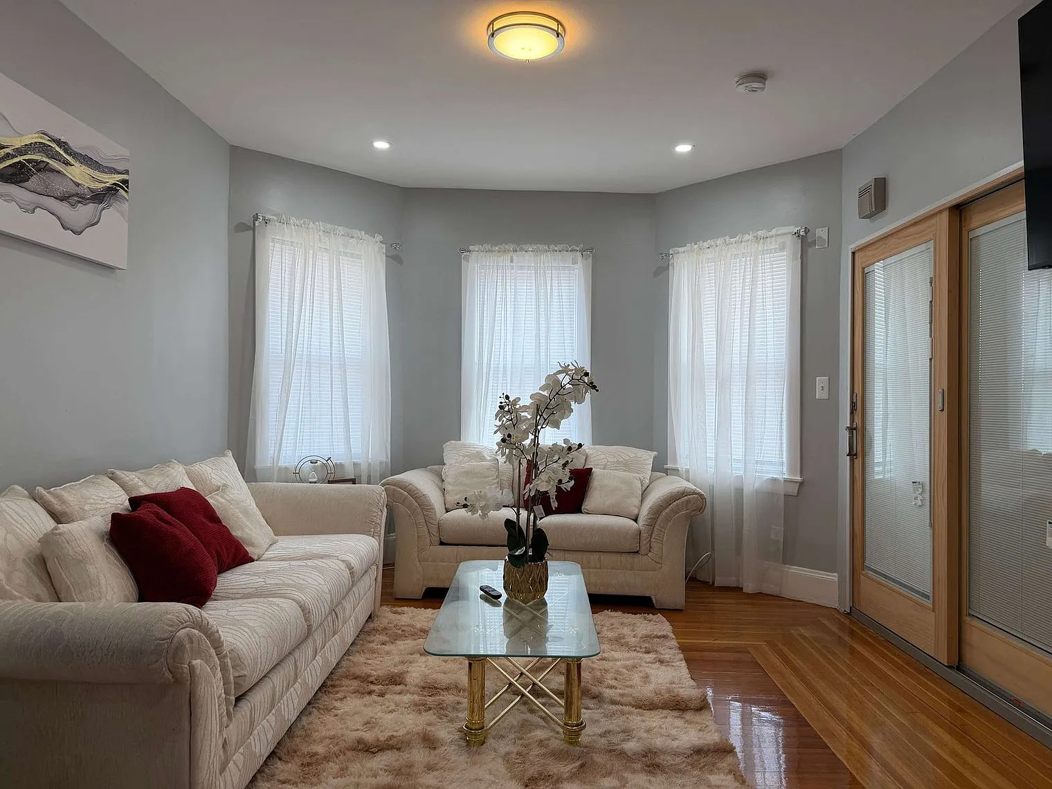 3 bed, 2.0 bath, 742 sqft, $6,344 — Photo 1