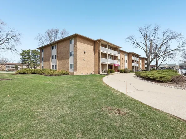 960 Beau Dr Unit 111, Des Plaines, IL 60016