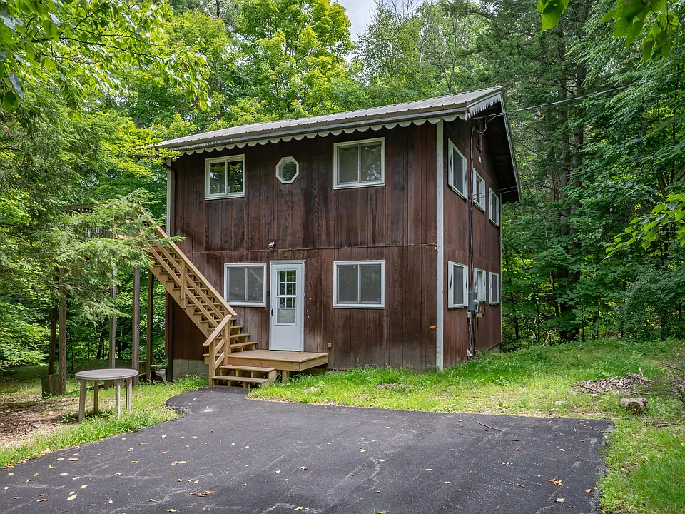 51 White Birch Dr