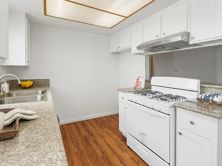 Welcome Home to Woodhaven Apartments — Photo 9