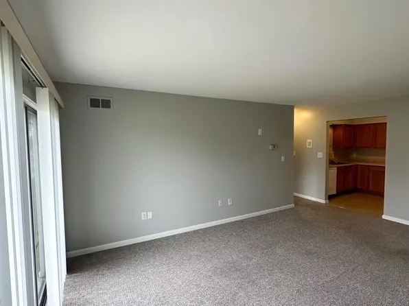 1593 N River Rd #B2, Saint Clair, MI 48079