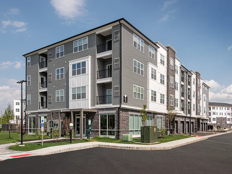 Camelot at Townelake — Photo 19