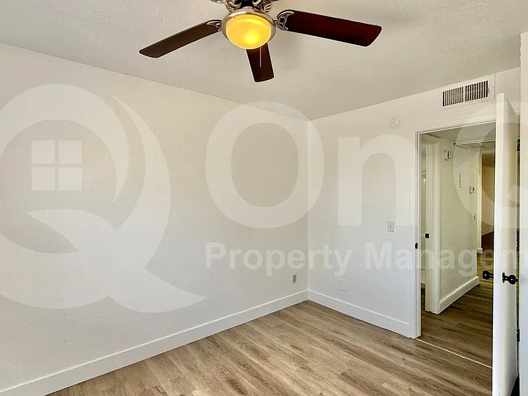 2827 E Le Marche Ave #103 — Photo 12
