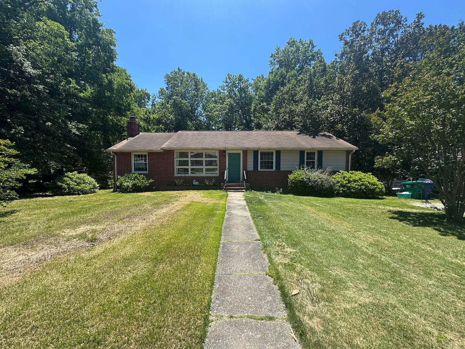3 bed, 1456 sqft, $2,150 — Photo 1