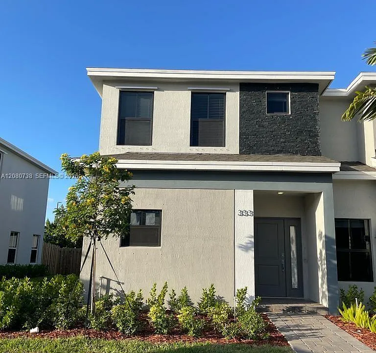 333 NE 1st Dr