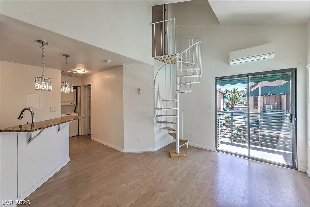 1 bed, 1.0 bath, 462 sqft, $1,050 — Photo 1