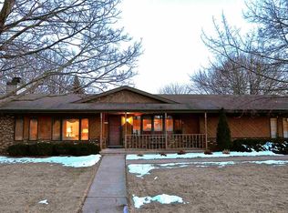 1048 N Taylor St, Green Bay, WI 54303