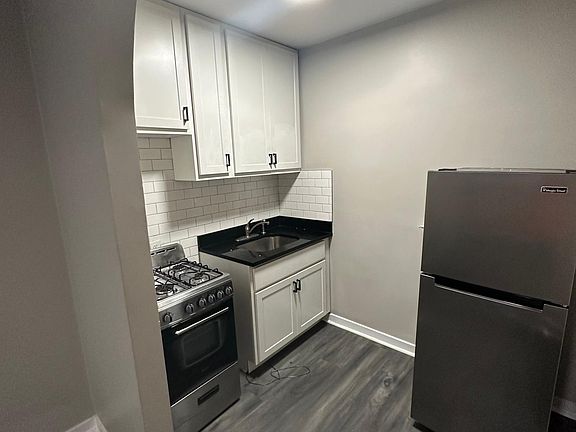 4th image of 5930 Hohman Ave #G3