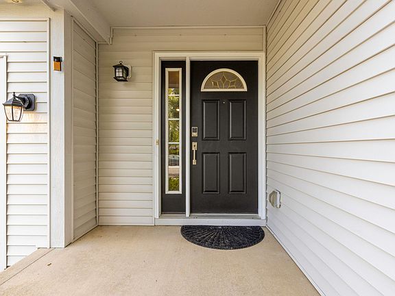 4th image of 4158 Greensbury Dr