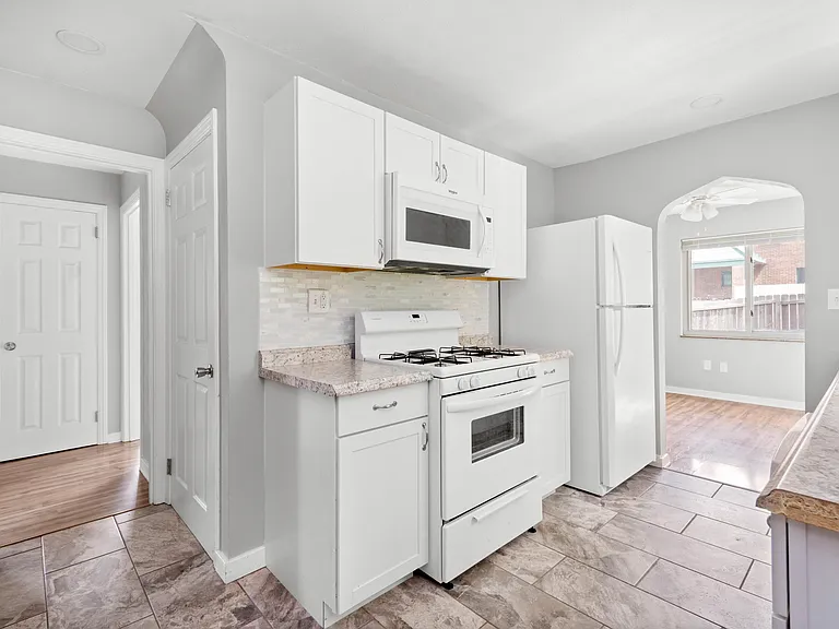 5649 Library Rd — Photo 2