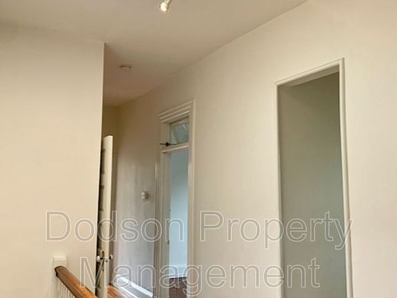 3rd image of 2501 Kensington Ave APT A