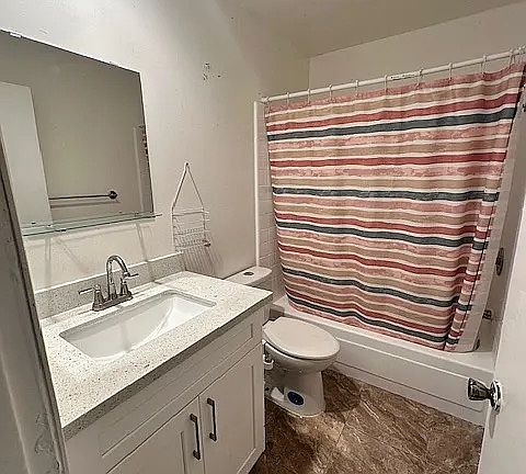 3rd image of 12927 Newhope St