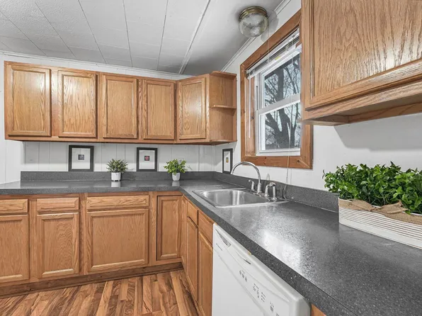 5719 Main St NW, Rapid City, MI 49676