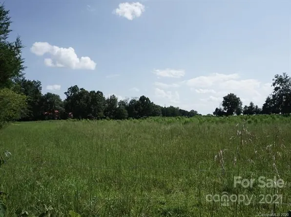 6710 S State Highway 9, Columbus, NC 28722