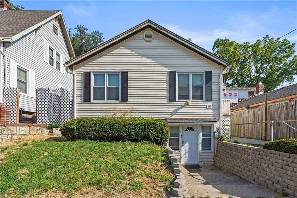 2506 W 43rd Ave, Kansas City, KS 66103 | Zillow