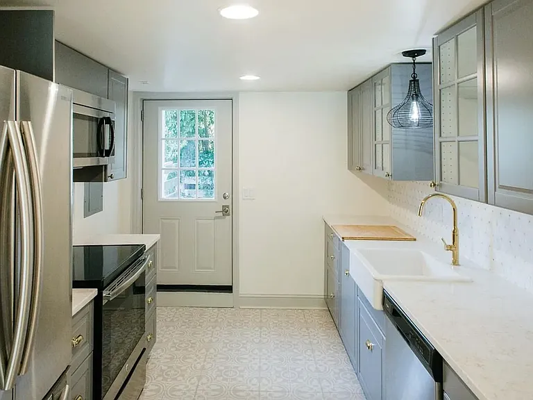 3801 Waters Ave — Photo 12