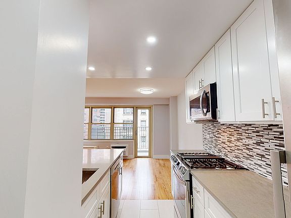 3rd image of 50 W 93rd St #507Q