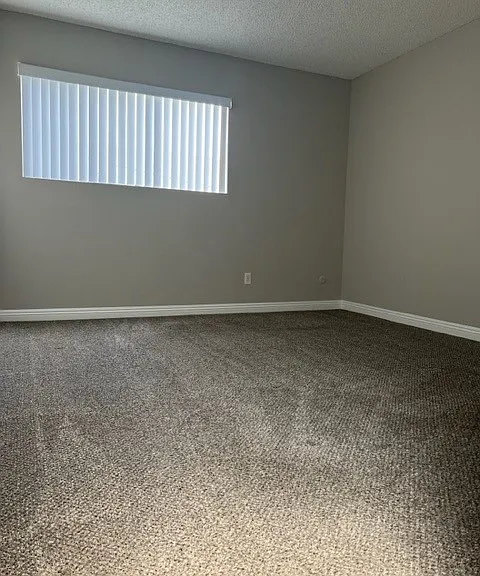 Mesa Pines Apartments — Photo 14