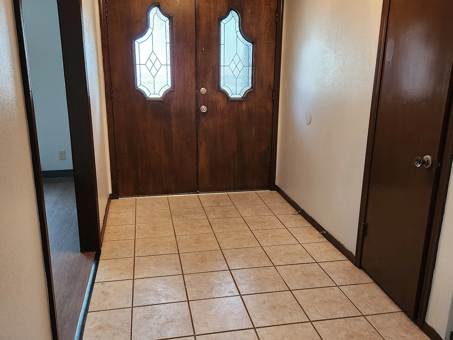 3 bed, 1800 sqft, $1,575 — Photo 2